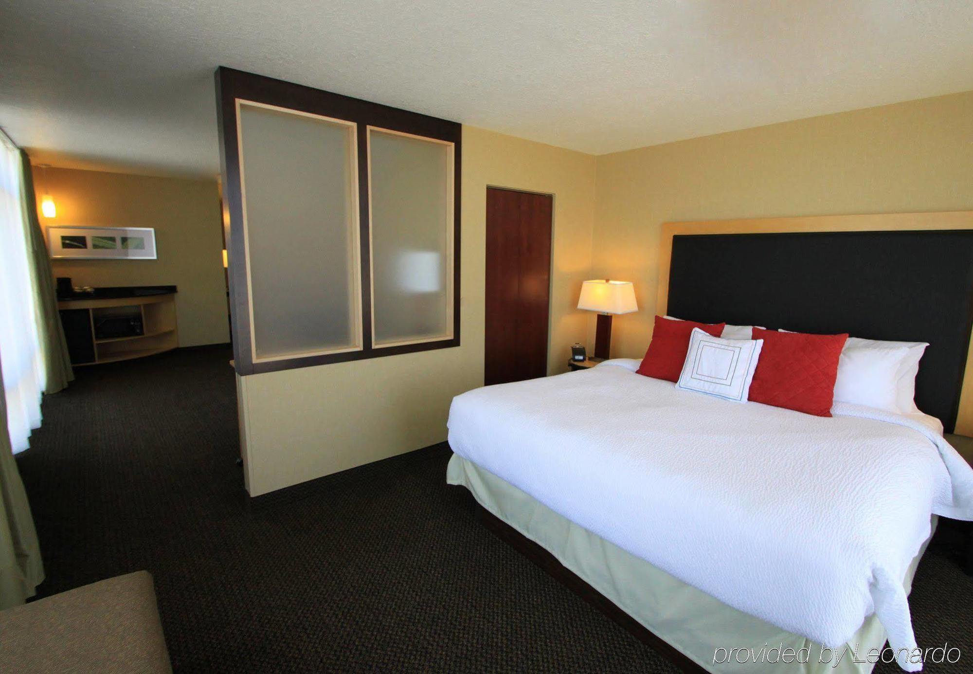 สปริงฮิลล์ สวีท กรีนเบย์ Hotel ภายนอก รูปภาพ