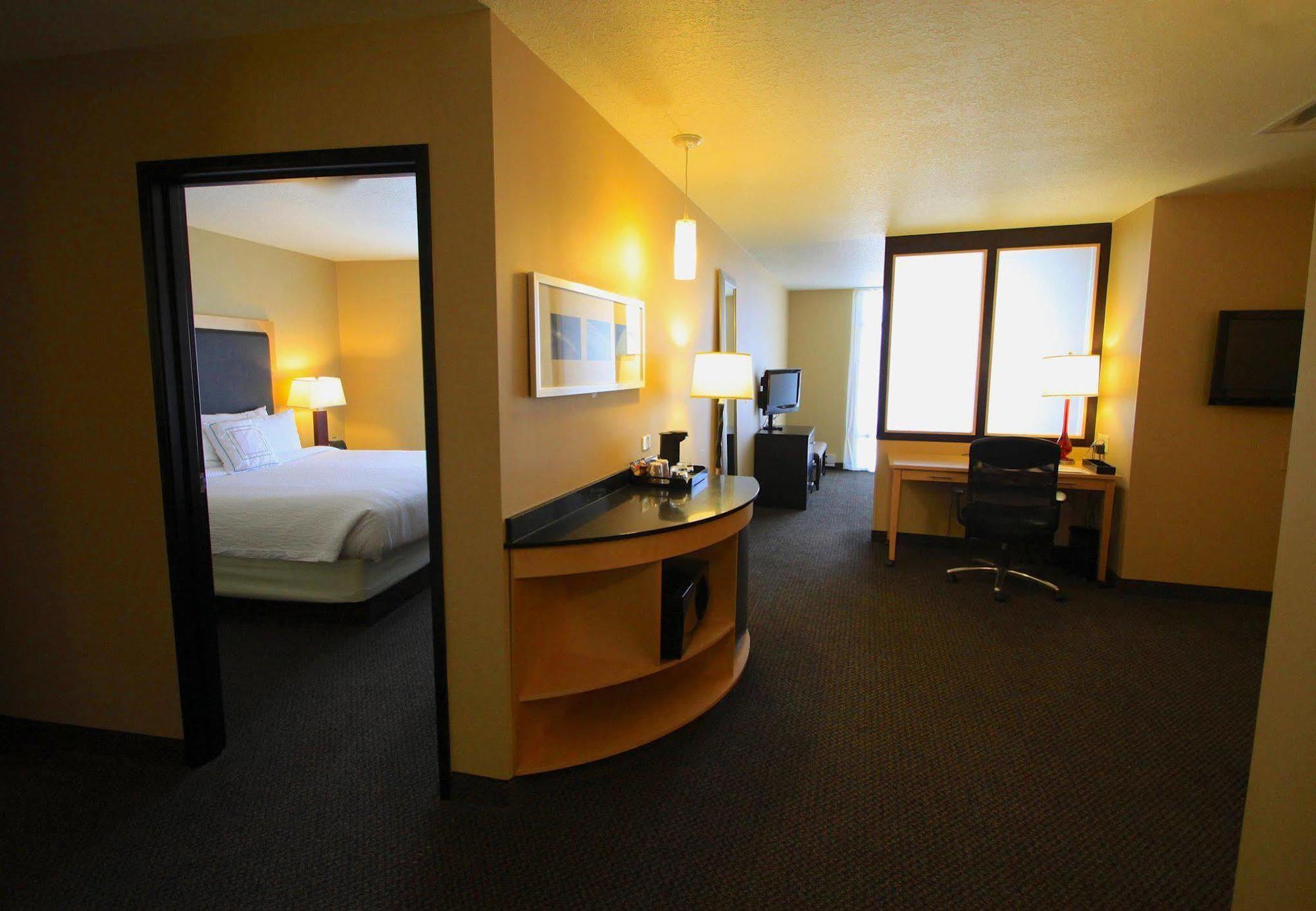 สปริงฮิลล์ สวีท กรีนเบย์ Hotel ภายนอก รูปภาพ